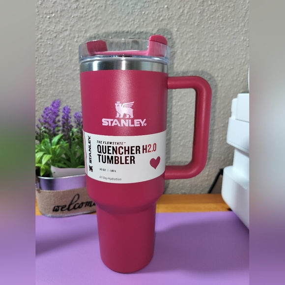 New Stanley cosmo pink target Valentín day quencher H2.0 tumbler 40oz/1.18L - Picture 11 of 11